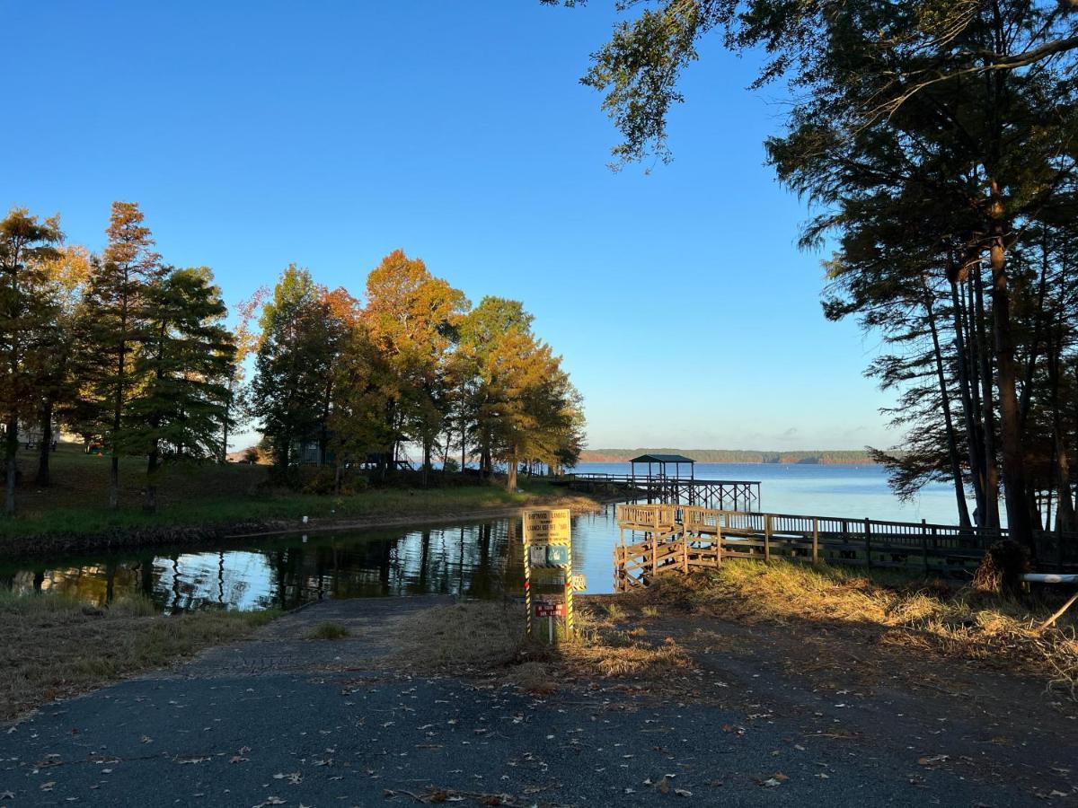 Driftwood Inn And Lodge By The Lake Zwolle 외부 사진